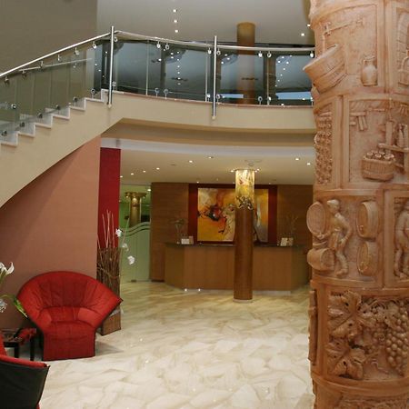 Hotel Fonda Neus Sant Sadurní dʼAnoia Bagian luar foto