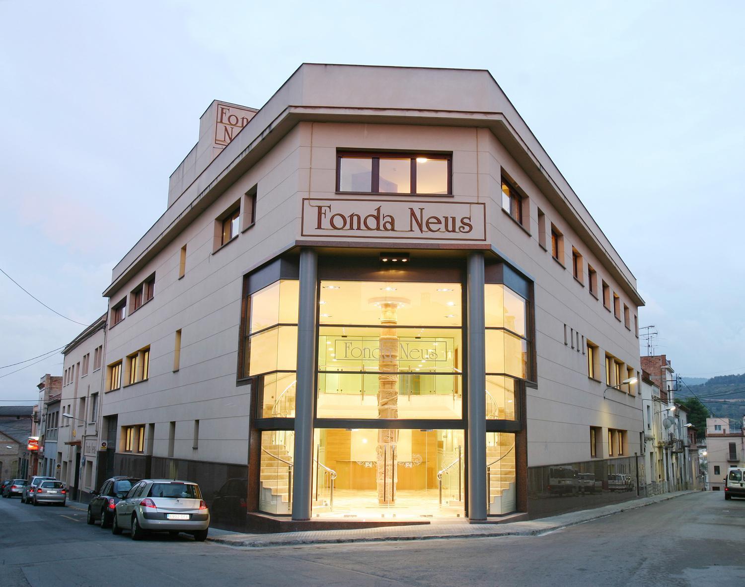 Hotel Fonda Neus Sant Sadurní dʼAnoia Bagian luar foto