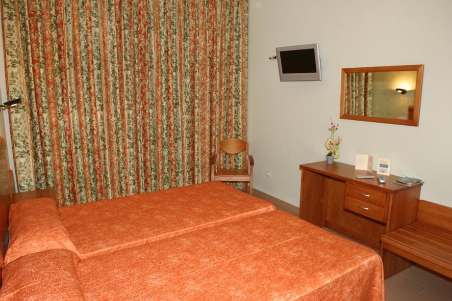 Hotel Fonda Neus Sant Sadurní dʼAnoia Bagian luar foto