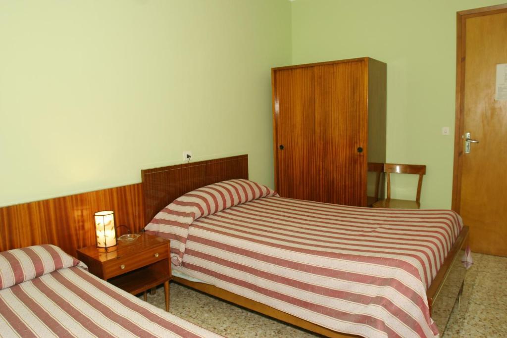Hotel Fonda Neus Sant Sadurní dʼAnoia Bagian luar foto