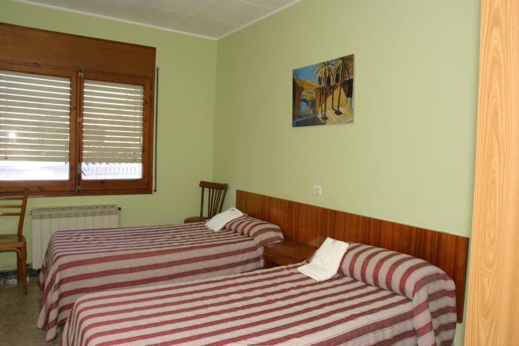 Hotel Fonda Neus Sant Sadurní dʼAnoia Bagian luar foto