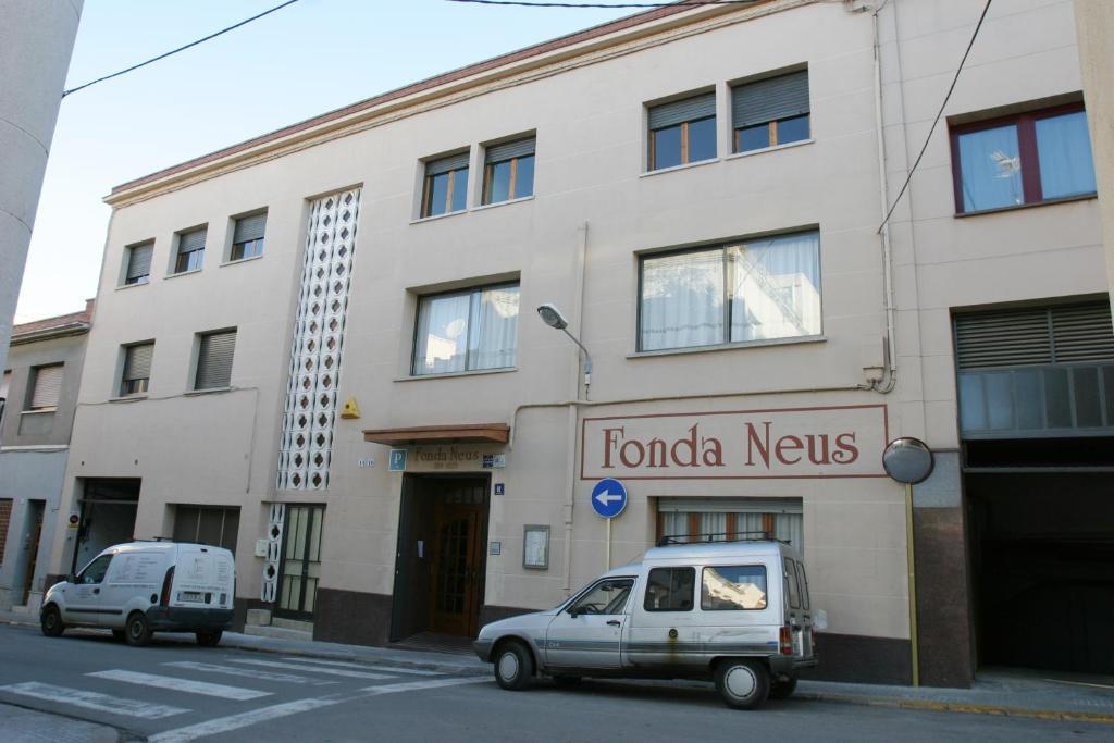 Hotel Fonda Neus Sant Sadurní dʼAnoia Bagian luar foto