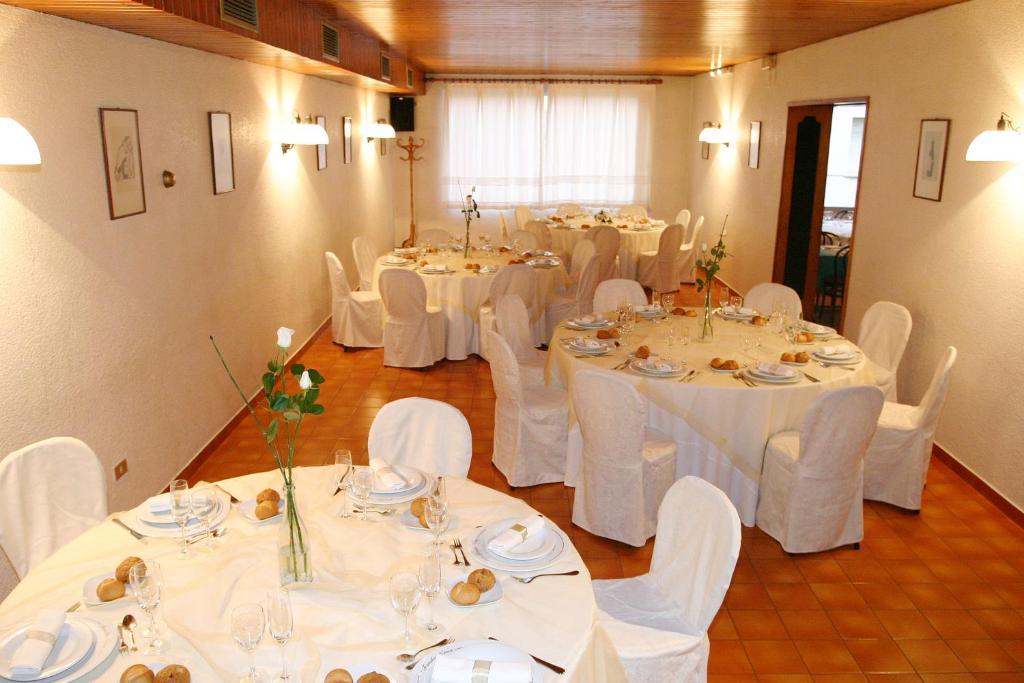 Hotel Fonda Neus Sant Sadurní dʼAnoia Bagian luar foto